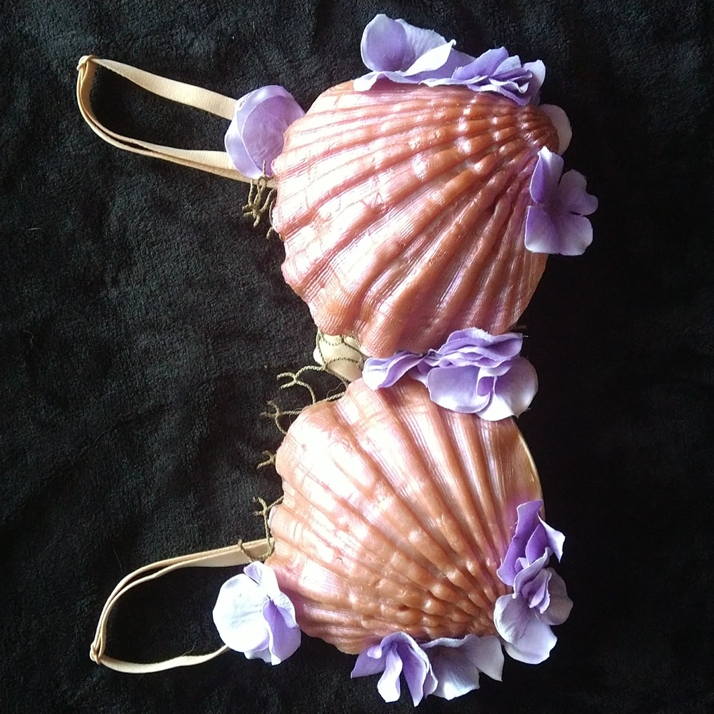 Lemonade Mermaid swimmable mermaid top. silicone shells on 34A bra - new!